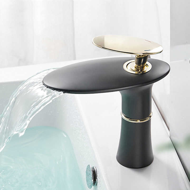 Home Hardware Bathroom Faucets - Смеситель для раковины с водопадом, белое