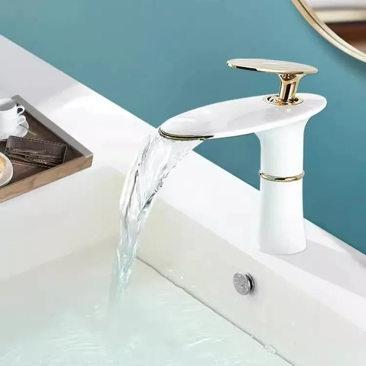 Home Hardware Bathroom Faucets - Смеситель для раковины Waterfall Basin, бело-золотой,